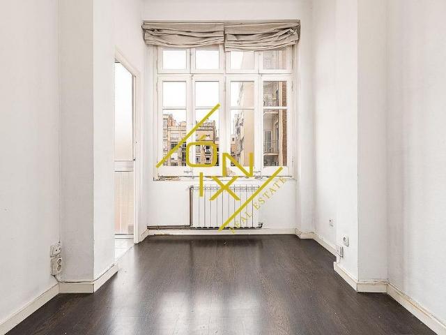 Piso en venta en calle D'aribau, Barcelona, de 80 m² 4 habitaciones por 549.000