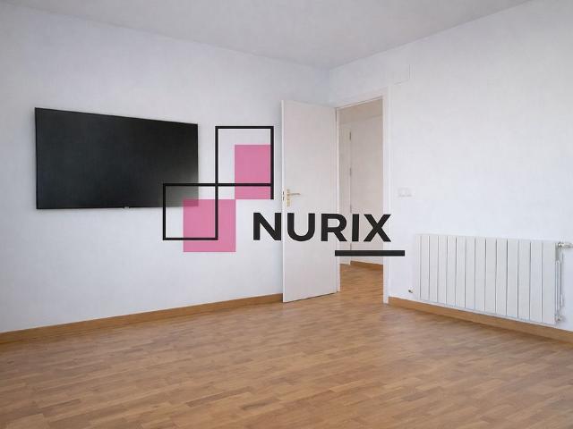 Piso en venta en calle Treball, Barcelona, de 85 m² 3 habitaciones por 333.000