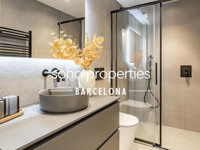 Piso en venta en calle Dels Tallers, Barcelona, de 99 m² 3 habitaciones por 619.000