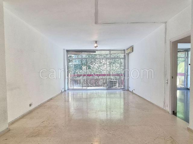 Piso en venta en calle Josep Tarradellas, Barcelona, de 130 m² 4 habitaciones por 670.000