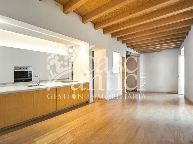 Piso en venta en plaza De Sant Agustí Vell, Barcelona, de 158 m² 3 habitaciones por 479.000
