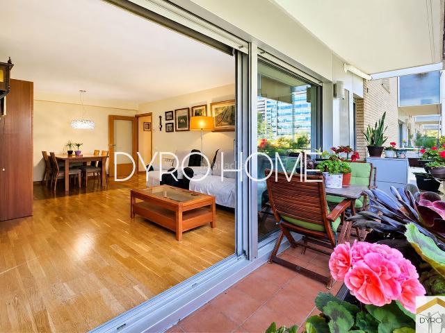 Piso en venta en Barcelona, Diagonal Mar i el Front Marítim del Poblenou. EXCLUSIVA VIVIENDA CON PARKING EN POBLENOU JUNTO AL 22 Y A POCOS MINUTOS DEL MAR. Pisos.