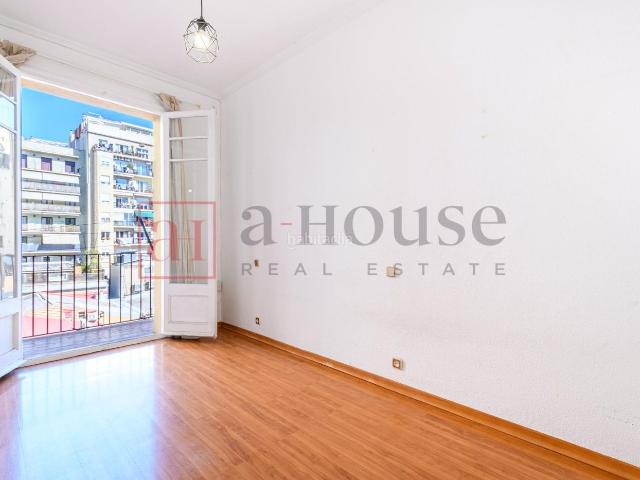 Piso en venta en Barcelona, Dreta de l´Eixample. PISO A REFORMAR CON BALCÓN EN LEIXAMPLE. Pisos.