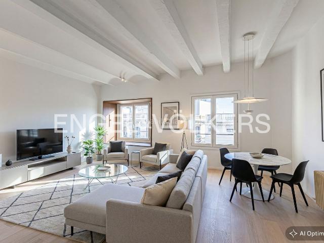 Piso en venta en Barcelona, Dreta de l´Eixample. Piso alto, luminoso y recién reformado al lado de Passeig de Gràcia. Pisos.