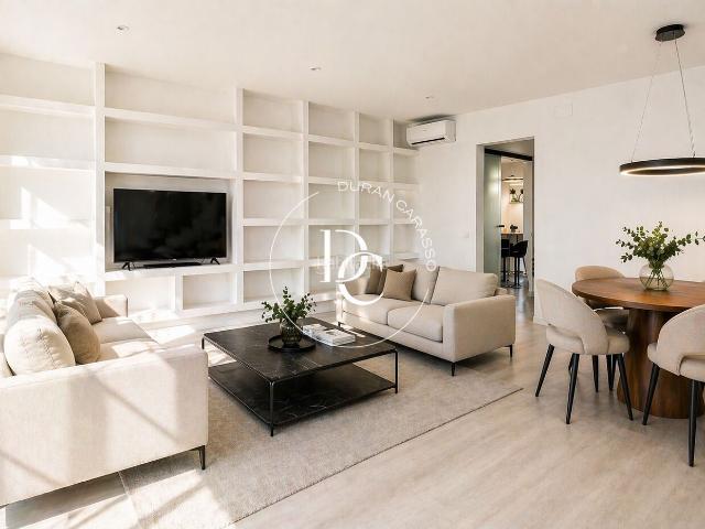 Piso en venta en Barcelona, Dreta de l´Eixample. Piso de 83 m2 con vistas en venta en LAntiga Esquerra de lEixample, Barcelona. Pisos.