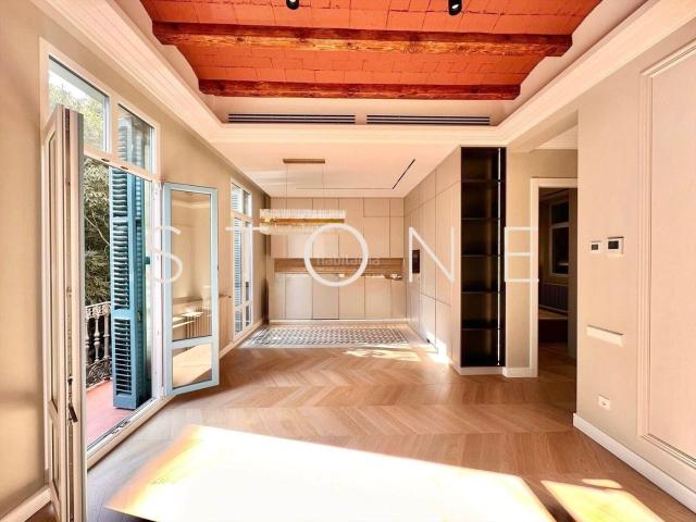 Piso en venta en Barcelona, Dreta de l´Eixample. PISO DE DISEÑO EN FINCA REGIA JUNTO A PASEO DE SANT JOAN. Pisos.