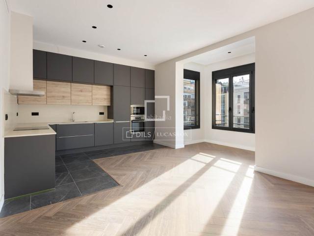 Piso en venta en Barcelona, Dreta de l´Eixample. Piso en excelentes condiciones de 3 dormitorios en venta en Eixample Izquierdo. Pisos.