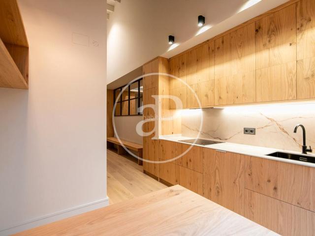 Piso en venta en Barcelona, El Camp d´en Grassot i Gràcia Nova. Piso dúplex en venta en Gracia Nova. Pisos.