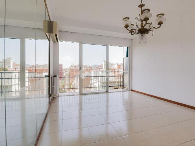 Piso en venta en Barcelona, El Camp d´en Grassot i Gràcia Nova. Piso en venta en Barcelona. Pisos.