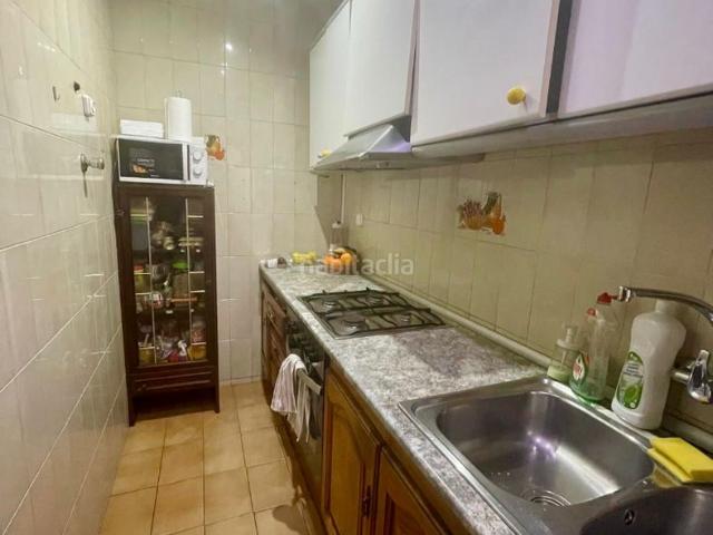 Piso en venta en Barcelona, El Camp de l´Arpa del Clot. Camp Arpa Clot, excelente situación, buen piso con ascensor. Pisos.