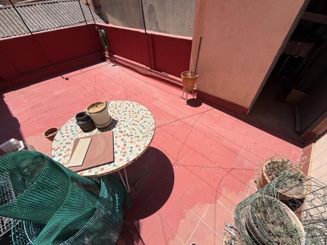 Piso en venta en Barcelona, El Camp de l´Arpa del Clot. DUPLEX CON TERRAZA JUNTO AL METRO DE CLOT. Pisos.