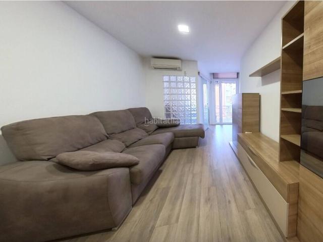 Piso en venta en Barcelona, El Camp de l´Arpa del Clot. FANTÁSTICO PISO EN VENTA EN CAMP DE LARPA, CON BALCÓN Y ASCENSOR. REFORMADO Y LISTO PARA ENTRAR A VIVIR. Pisos.