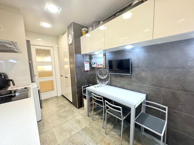 Piso en venta en Barcelona, El Camp de l´Arpa del Clot. FINCA DE OBRA VISTA, ORIENTADO MAR. Pisos.