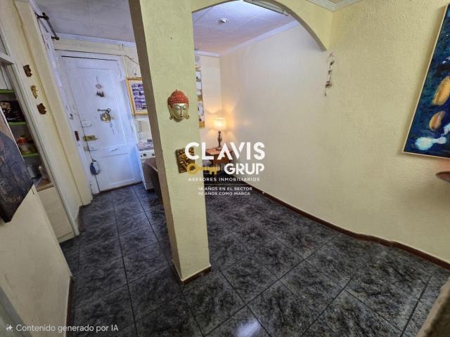 Piso en venta en Barcelona, El Camp de l´Arpa del Clot. Ideal Inversores Junto al Metro Camp de lArpa del Clot Balcón Exterior. Pisos.