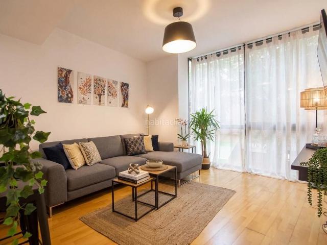 Piso en venta en Barcelona, El Camp de l´Arpa del Clot. LUMINOSO CON TERRAZA PRIVADA. Pisos.