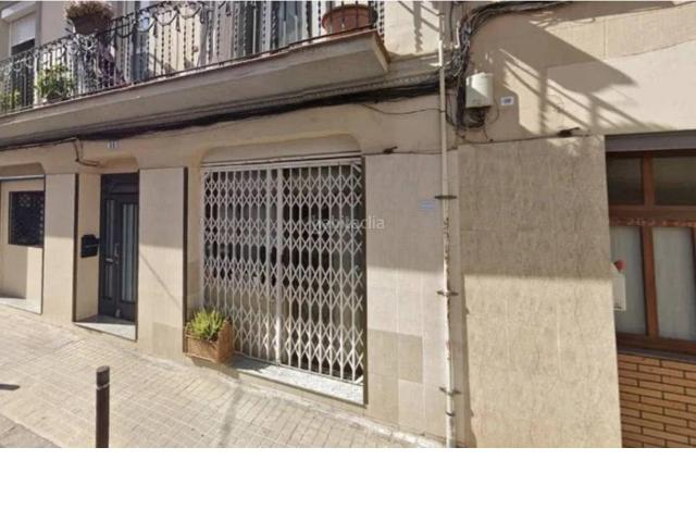 Piso en venta en Barcelona, El Camp de l´Arpa del Clot. Piso ALQUILADO en venta en calle Besalu. Pisos.