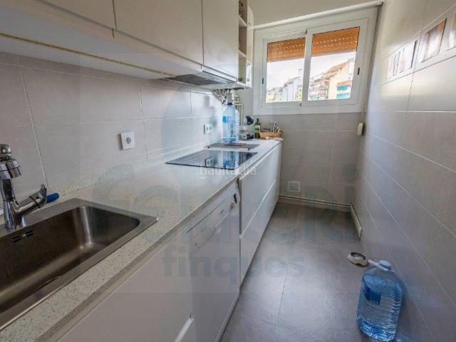 Piso en venta en Barcelona, El Camp de l´Arpa del Clot. Piso alto y luminoso en Navas de Tolosa. Pisos.