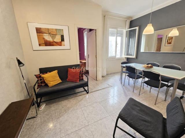 Piso en venta en Barcelona, El Camp de l´Arpa del Clot. Piso con licencia turística a 5 minutos del Hospital de Sant Pau. Pisos.