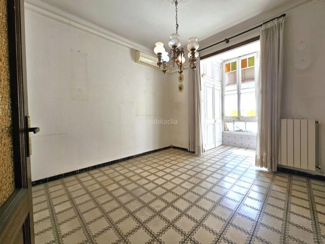 Piso en venta en Barcelona, El Camp de l´Arpa del Clot. Piso de 89m en finca clásica. Pisos.