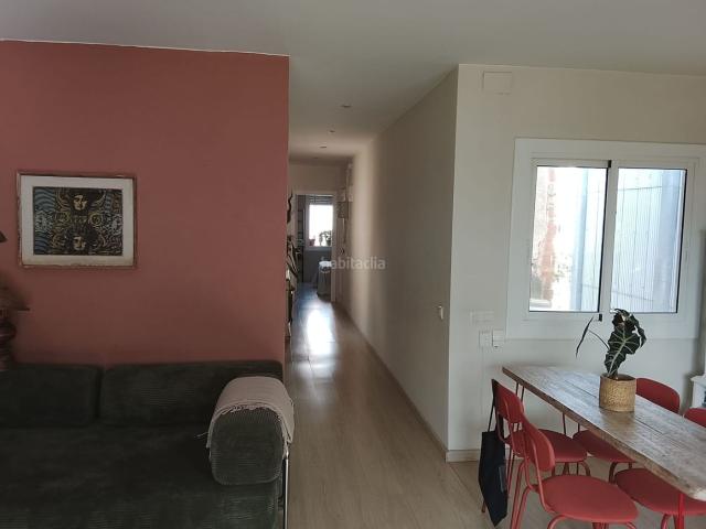 Piso en venta en Barcelona, El Camp de l´Arpa del Clot. Piso en Camp de lArpa. Luminoso y tranquilo. Pisos.