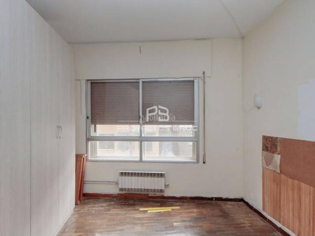 Piso en venta en Barcelona, El Camp de l´Arpa del Clot. Piso en venta, Av Meridiana, Barcelona, Barcelona M117975. Pisos.