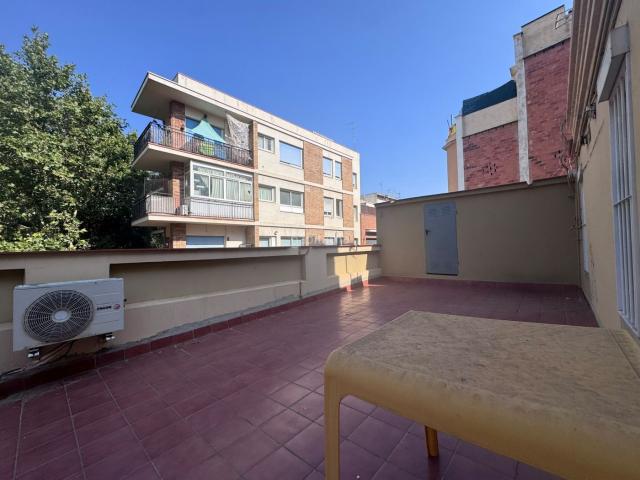 Piso en venta en Barcelona, El Camp de l´Arpa del Clot. Piso en venta Calle Trixant. Pisos.