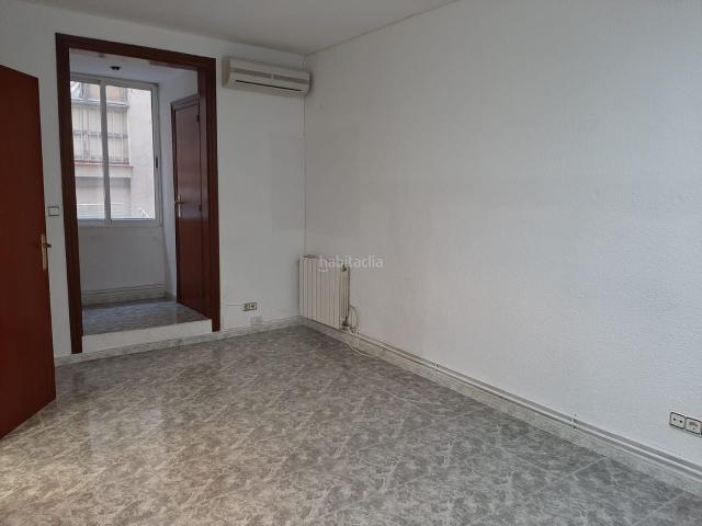 Piso en venta en Barcelona, El Camp de l´Arpa del Clot. PISO EN VENTA CON INQUILINOS. Pisos.