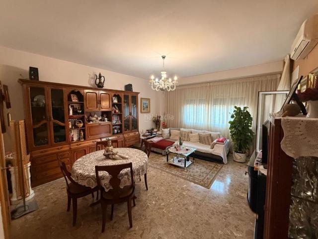 Piso en venta en Barcelona, El Camp de l´Arpa del Clot. Piso en venta en Navas. Pisos.