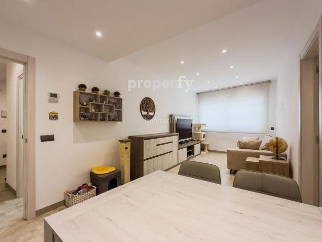 Piso en venta en Barcelona, El Camp de l´Arpa del Clot. Piso totalmente reformado en Camp de lArpa. Pisos.