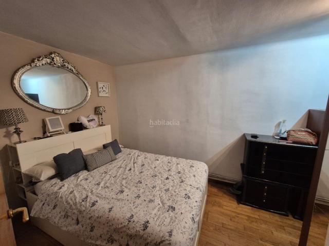 Piso en venta en Barcelona, El Coll. Amplio piso en el corazón de Horta. Pisos.