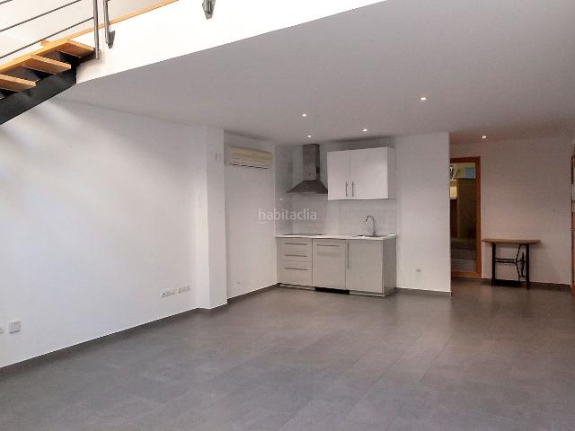 Piso en venta en Barcelona, El Coll. Dúplex en venta en Mora d' Ebre. Pisos.