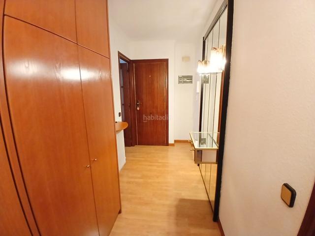 Piso en venta en Barcelona, El Coll. Gran piso 2 balcones todo exterior. Pisos.