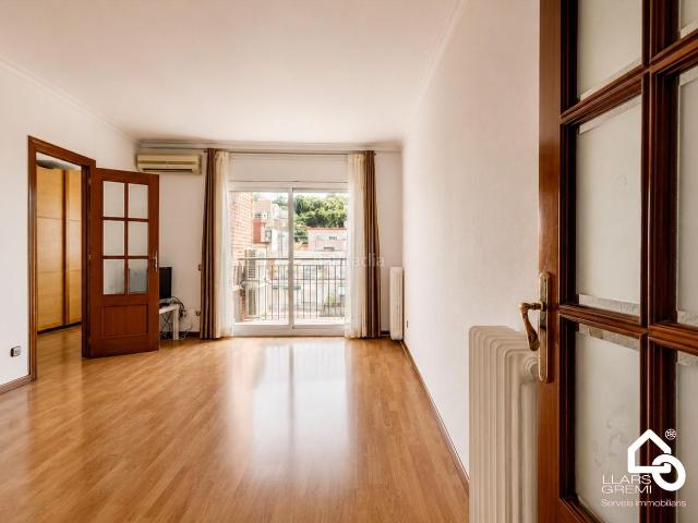 Piso en venta en Barcelona, El Coll. VENTA PISO EN BARCELONA ZONA EL COLL 4 HABITACIONES, EXTERIOR Y VISTAS!. Pisos.