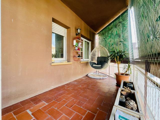 Piso en venta en Barcelona, El Clot. PISO EN C ARAGON CON 3 DORMITORIOS Y TERRAZA DE 8M2. Pisos.