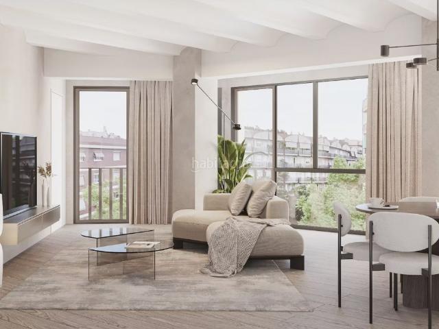 Piso en venta en Barcelona, El Clot. Piso reformado con terraza en El Clot. Pisos.
