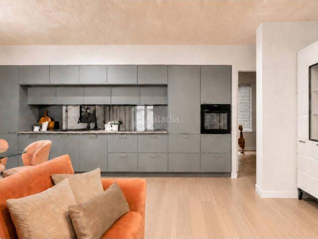 Piso en venta en Barcelona, El Clot. Planta baja reformada a estrenar en Avenida Meridiana. Pisos.