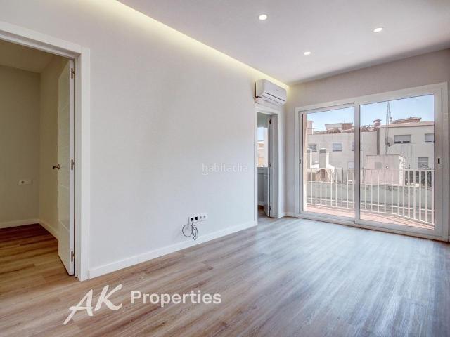 Piso en venta en Barcelona, El Poble Sec Parc de Montjuïc. Exclusivo piso totalmente reformado a estrenar en el centro de Barcelona. Pisos.