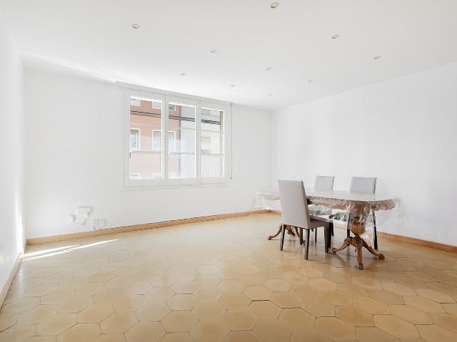 Piso en venta en Barcelona, El Poble Sec Parc de Montjuïc. EXCLUSIVO PISO DE 133M² CON 5 HABITACIONES. Pisos.