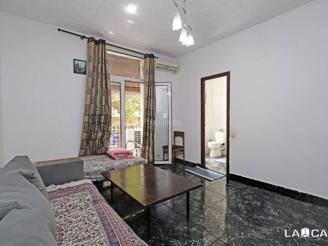 Piso en venta en Barcelona, El Poble Sec Parc de Montjuïc. PISO CON ENCANTO EN FINCA MODERNISTA DE POBLE SEC. Pisos.