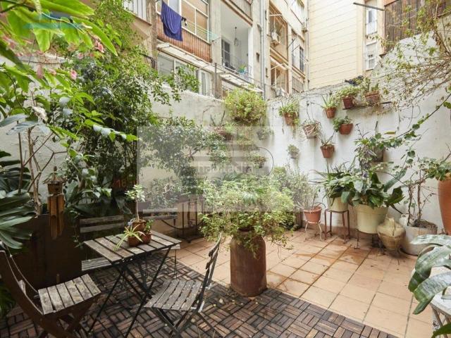 Piso en venta en Barcelona, El Poble Sec Parc de Montjuïc. Piso con mucho encanto !. Pisos.