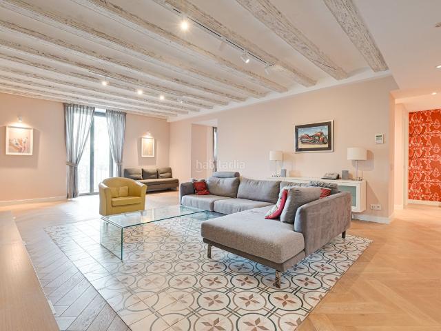 Piso en venta en Barcelona, Gòtic. TODO NUEVO, RECIÉN REFORMADO EN PASAJE COLON, CASI 200 MTS CON UNAS VISTAS ESPECTACULARES AL MAR. Pisos.