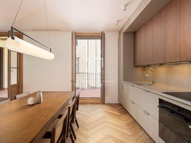 Piso en venta en Barcelona, Gòtic. Una vivienda de ultra lujo en el corazón de Barcelona, con 3 dormitorios dobles, 3 baños y 15 m de terraza, en venta en el Gótico. Pisos.