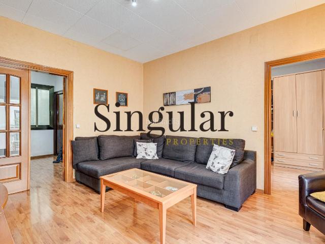 Piso en venta en Barcelona, Gòtic. Vivienda señorial con 7 balcones exteriores en pleno corazón del Barrio Gótico. Pisos.