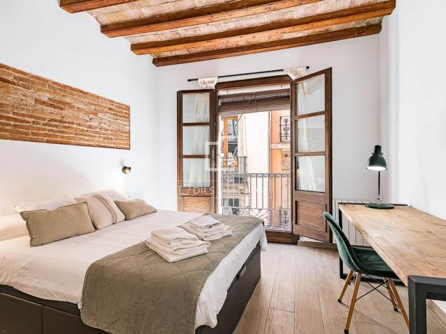 Piso en venta en Barcelona, Gòtic. Acogedor piso reformado de 3 dormitorios en venta en pleno barrio Gòtic, Barcelona. Pisos.