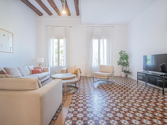 Piso en venta en Barcelona, Gòtic. Amplio y luminoso piso en finca regia. Pisos.