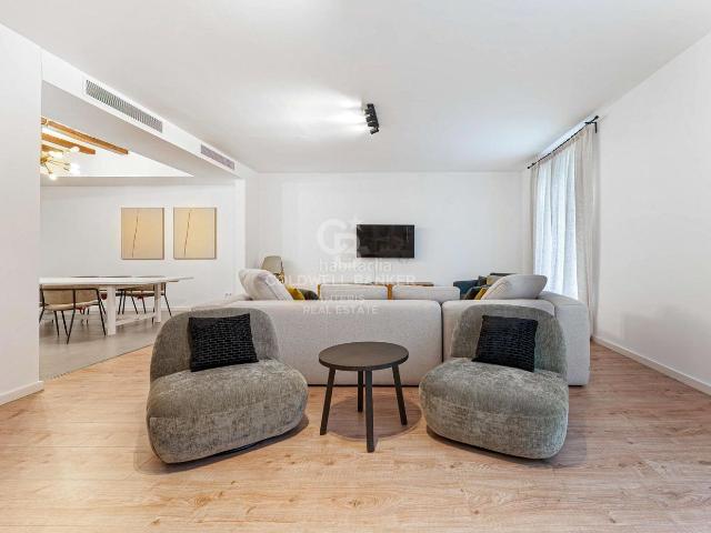 Piso en venta en Barcelona, Gòtic. Amplitud, luz y diseño en una finca regia rehabilitada. Pisos.