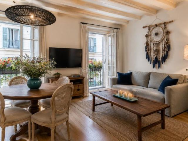 Piso en venta en Barcelona, Gòtic. Encantador piso reformado en venta en el Barri Gòtic Barcelona. Pisos.