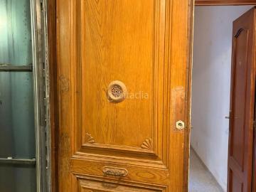 Piso en venta en Barcelona, Gòtic. Encanto clásico en el corazón del Barrio Gótico de Barcelona. Pisos.