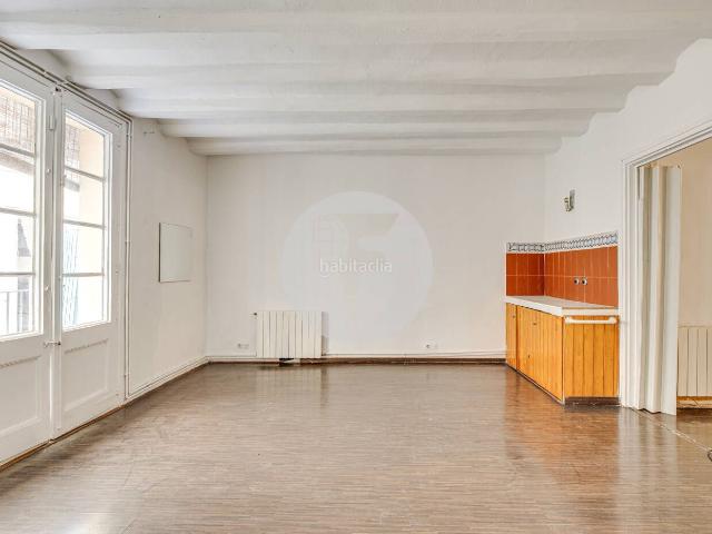 Piso en venta en Barcelona, Gòtic. Encanto, historia y ubicación privilegiada en el corazón de Barcelona. Pisos.