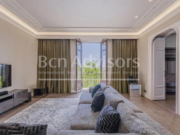 Piso en venta en Barcelona, Gòtic. Espectacular piso reformado a estrenar en primera línea de mar en Passeig Colom. Pisos.